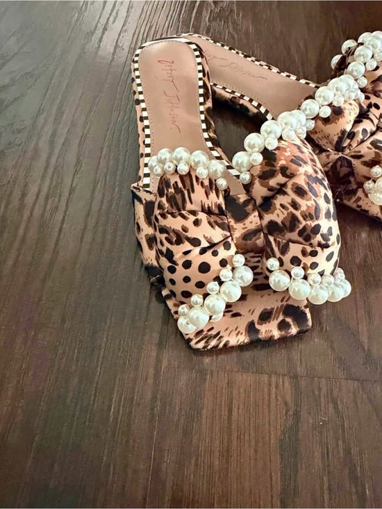 Betsey Johnson Shoes - Betsey Johnson Leopard Print Bow Slides with Pearl Trim - Tan Black